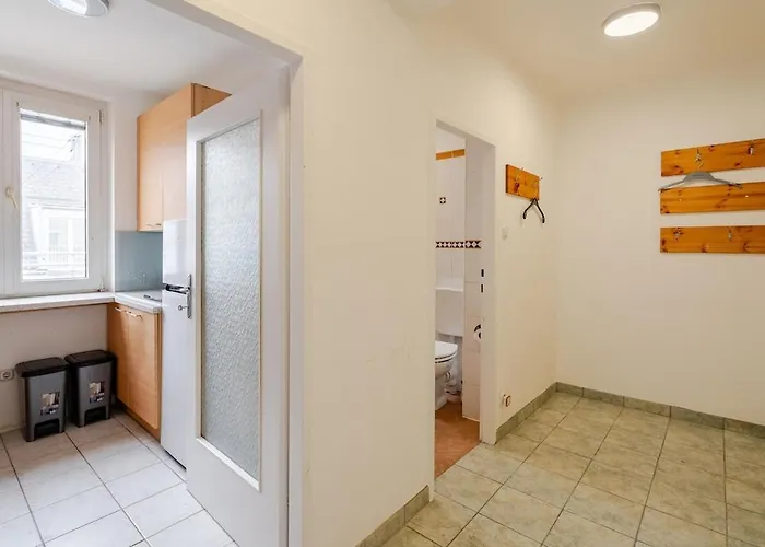 Close To Centre And Next To Hbf And Easy From Airport